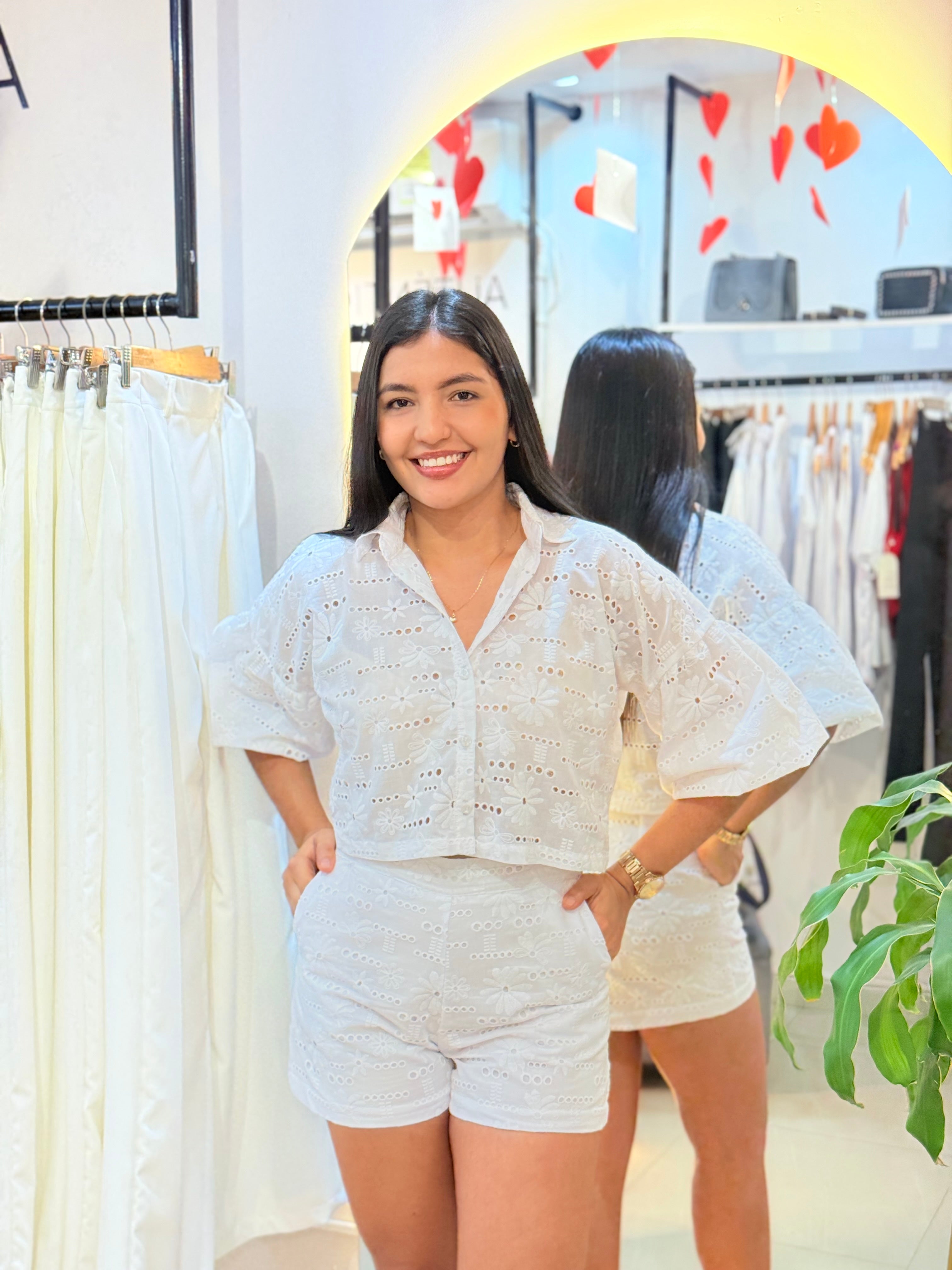 SHORT OJALILLO BLANCO