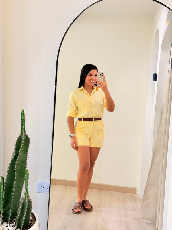 SHORT EN LINO AMARILLO