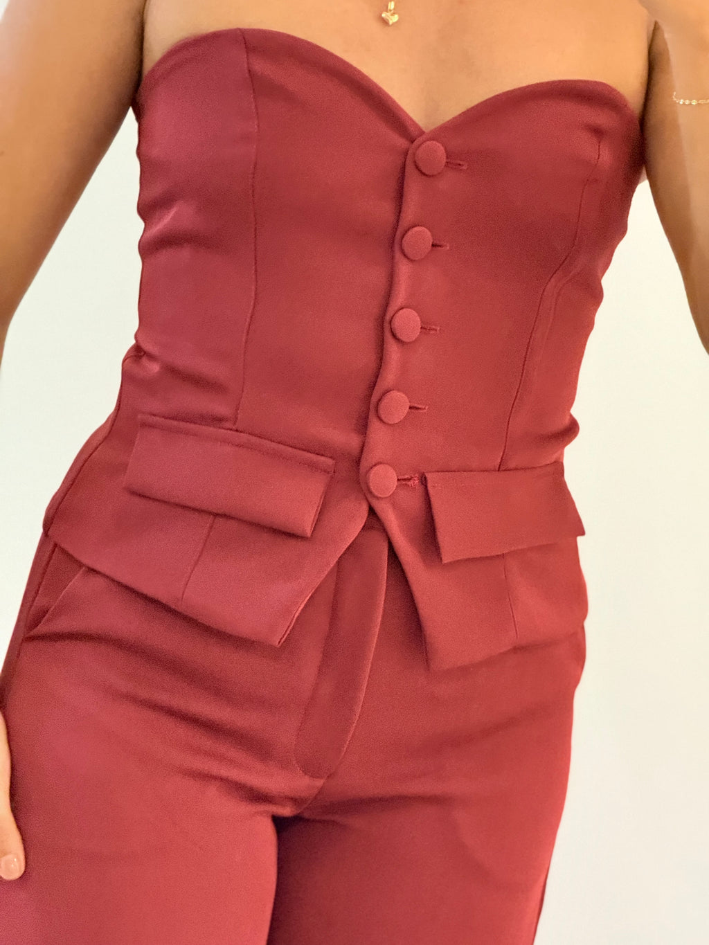 BLUSA STRAPLE SOLAPA VINO TINTO