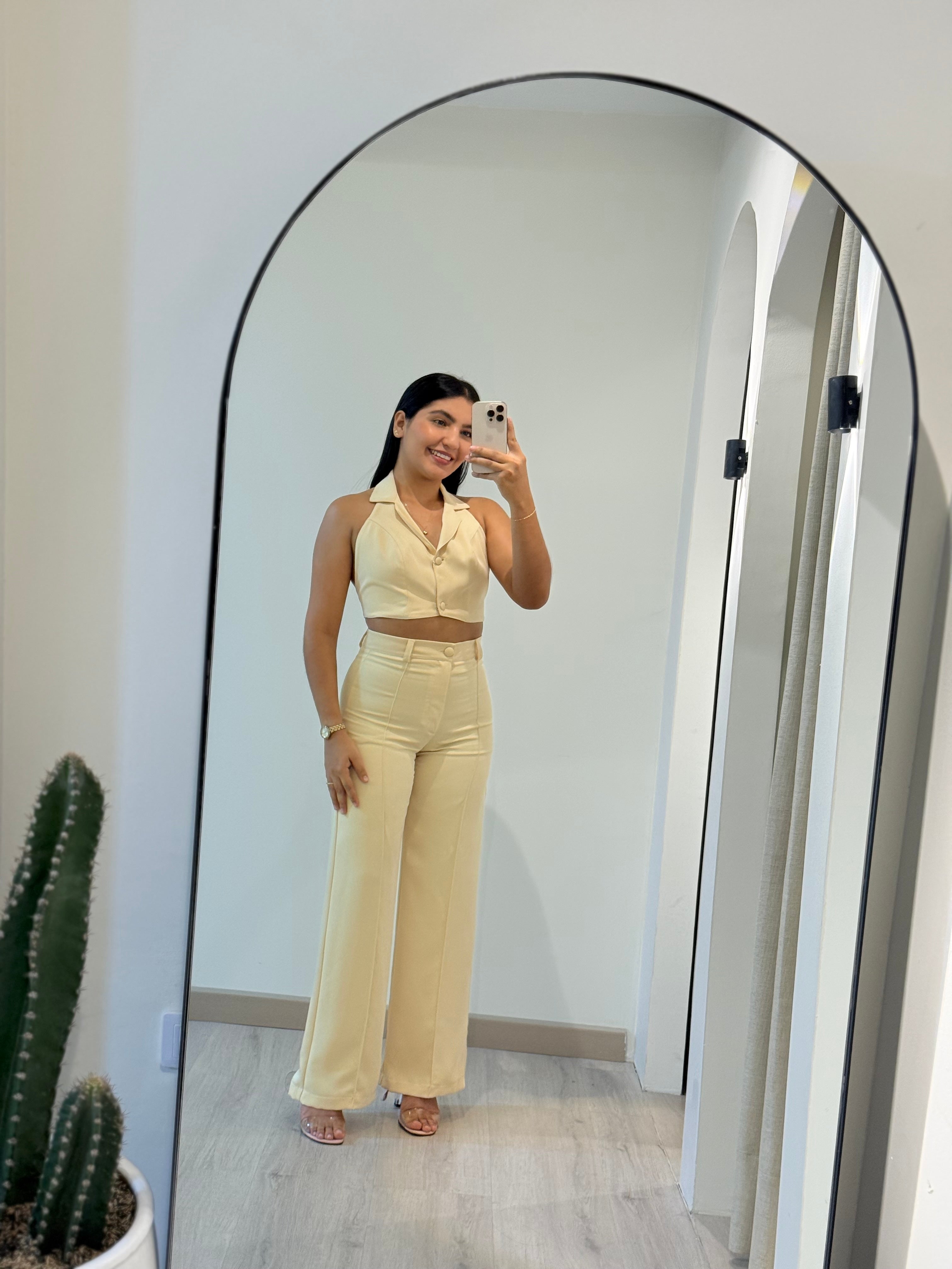 PANTALÓN DE LÍNEA AMARILLO