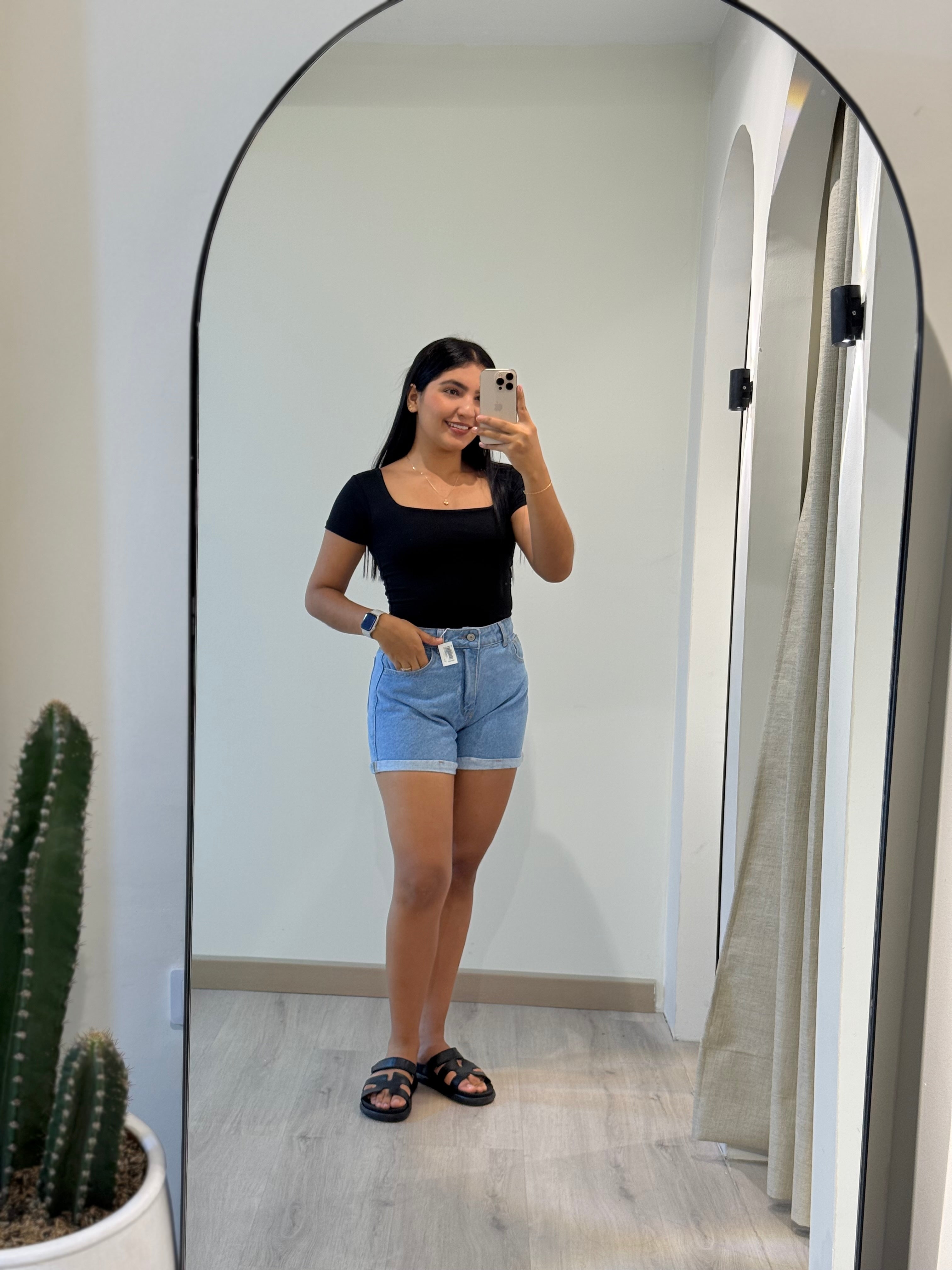 SHORT DE JEAN CLÁSICO MEDIO