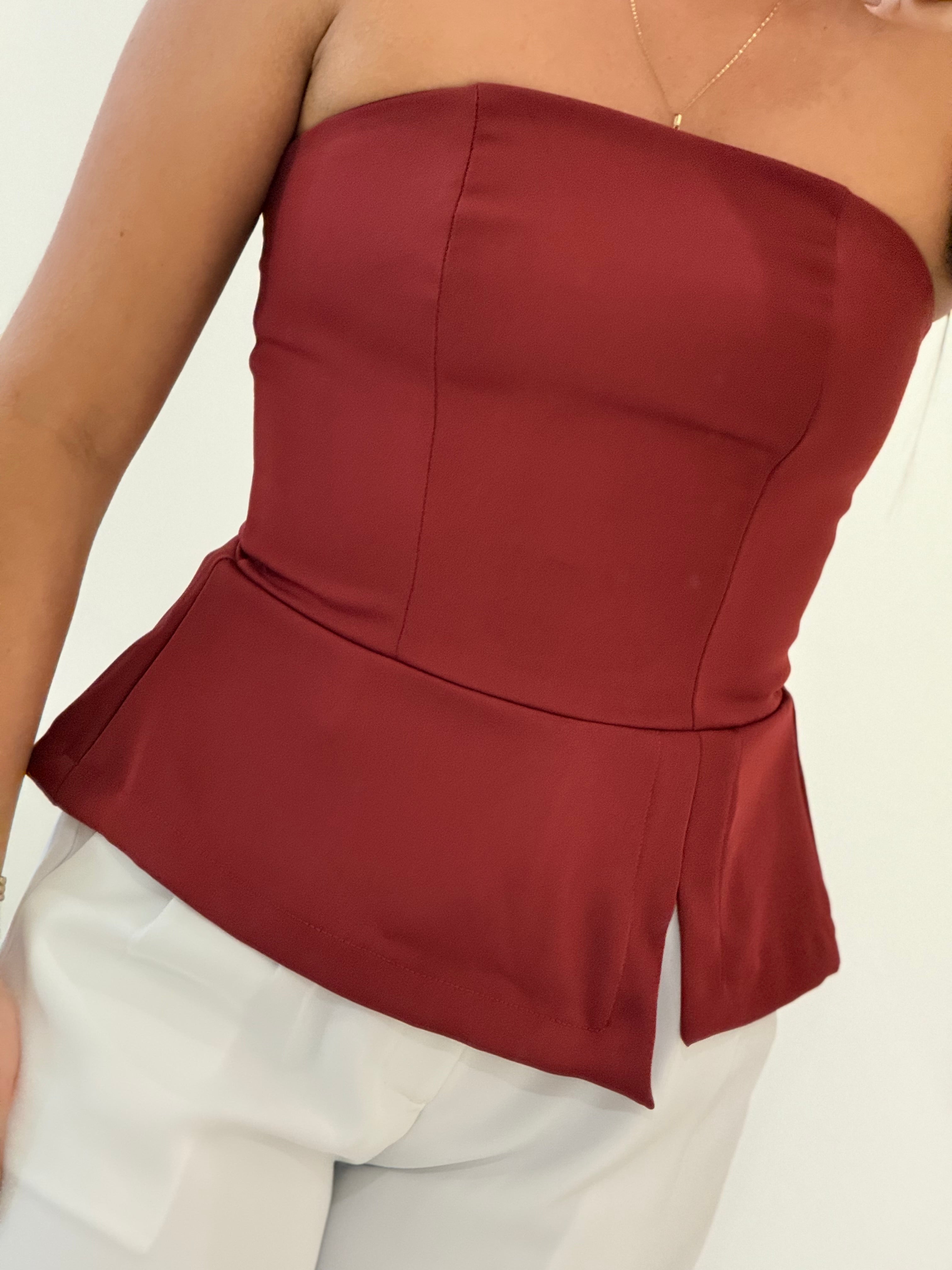 BLUSA STRAPLE ABERTURA VINO TINTO